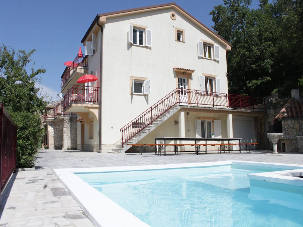 Apartments Neven