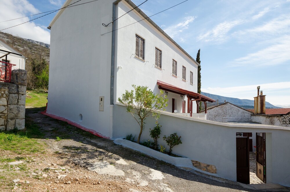 House Bozica