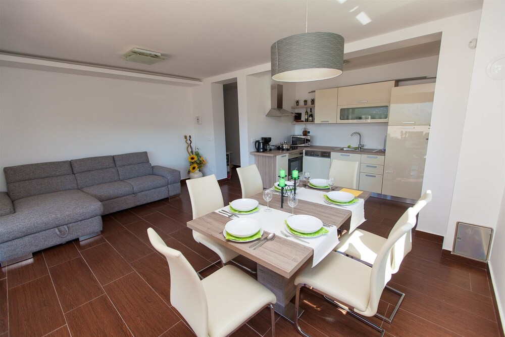 House Karlita