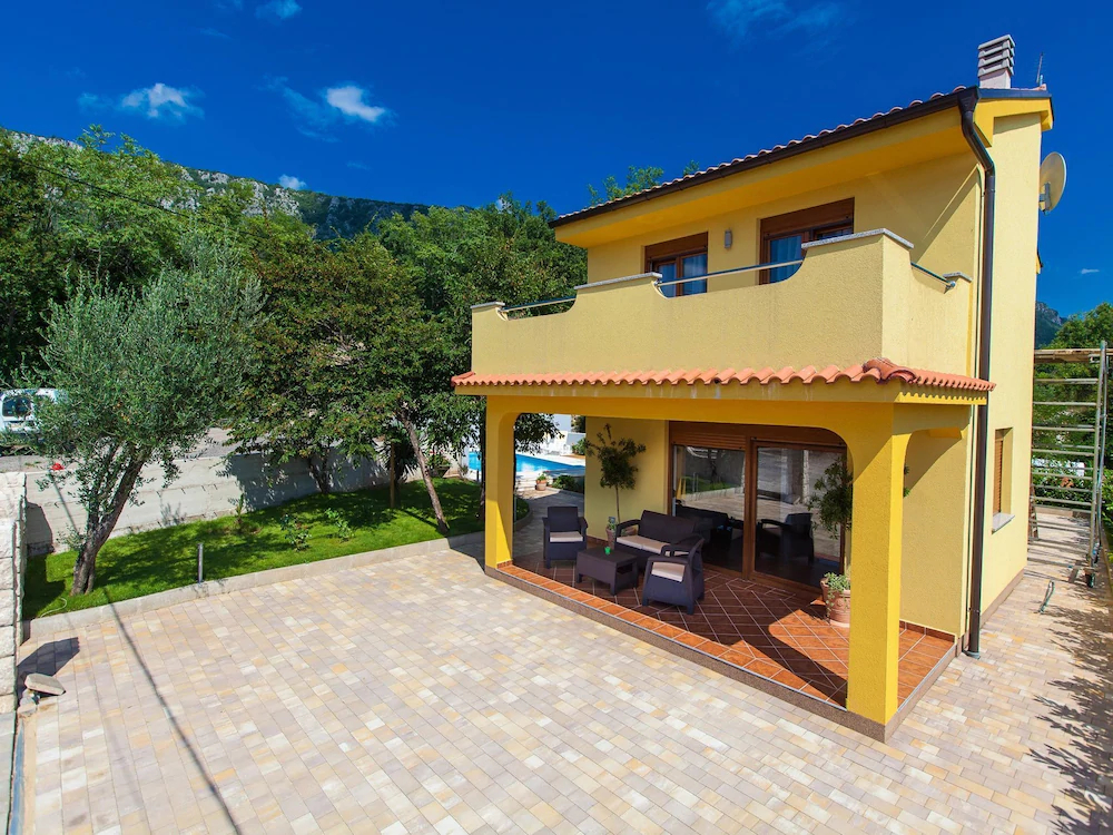House Karlita