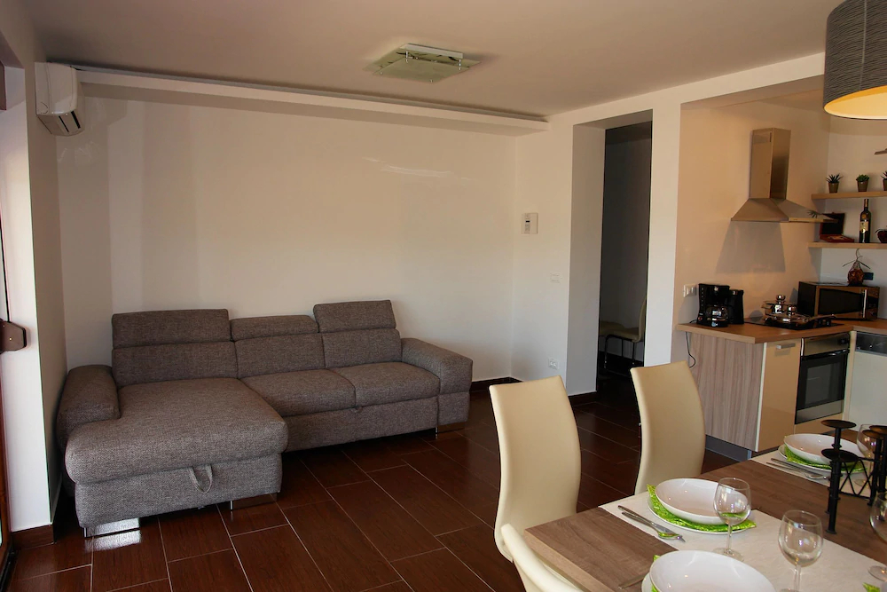 House Karlita