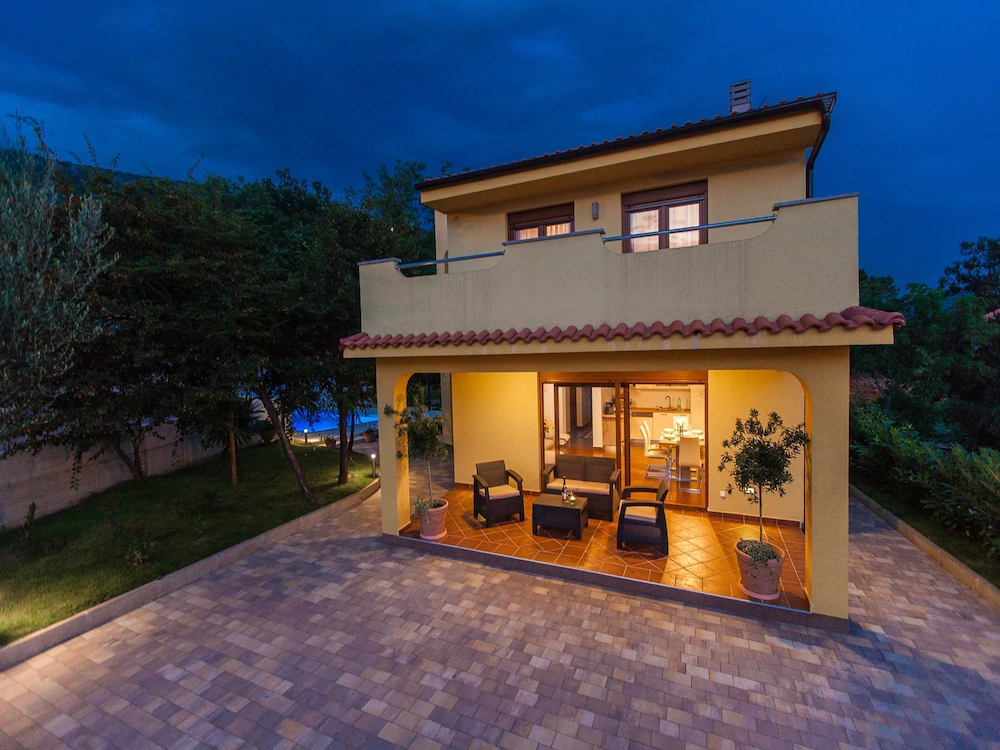 House Karlita