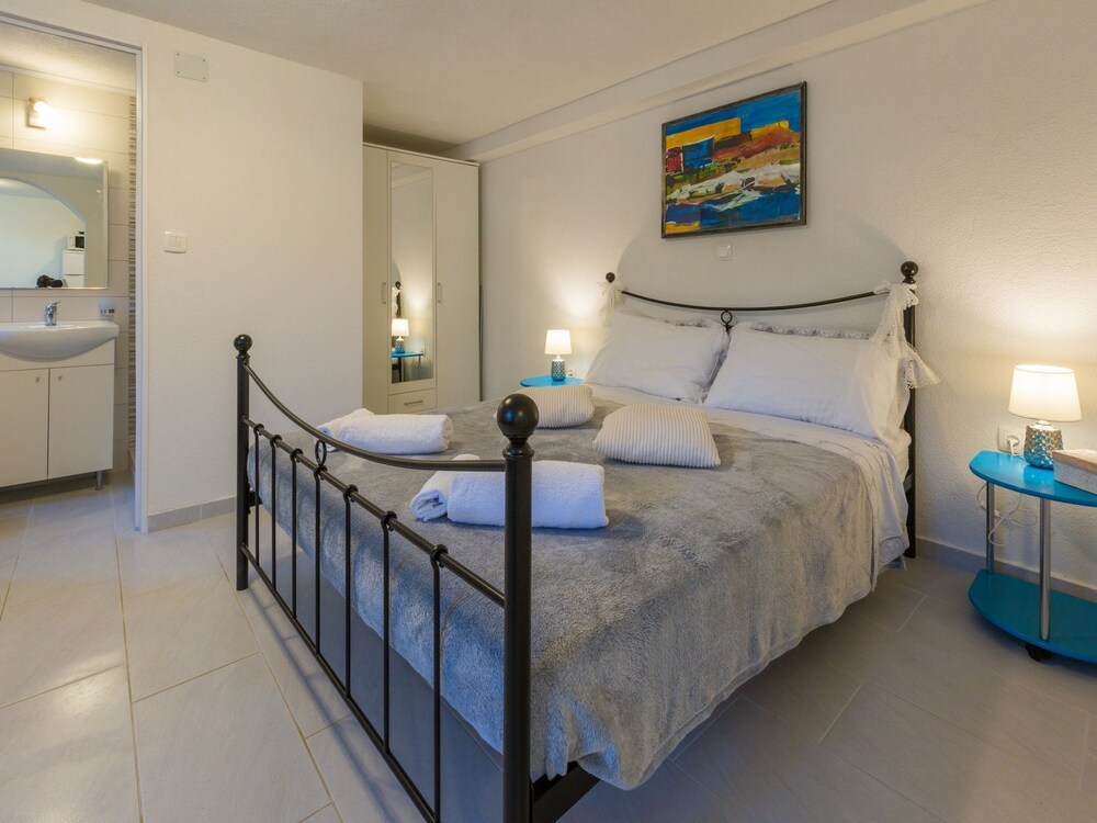 House Pavlina