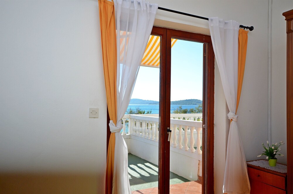 Apartment and Rooms Ante