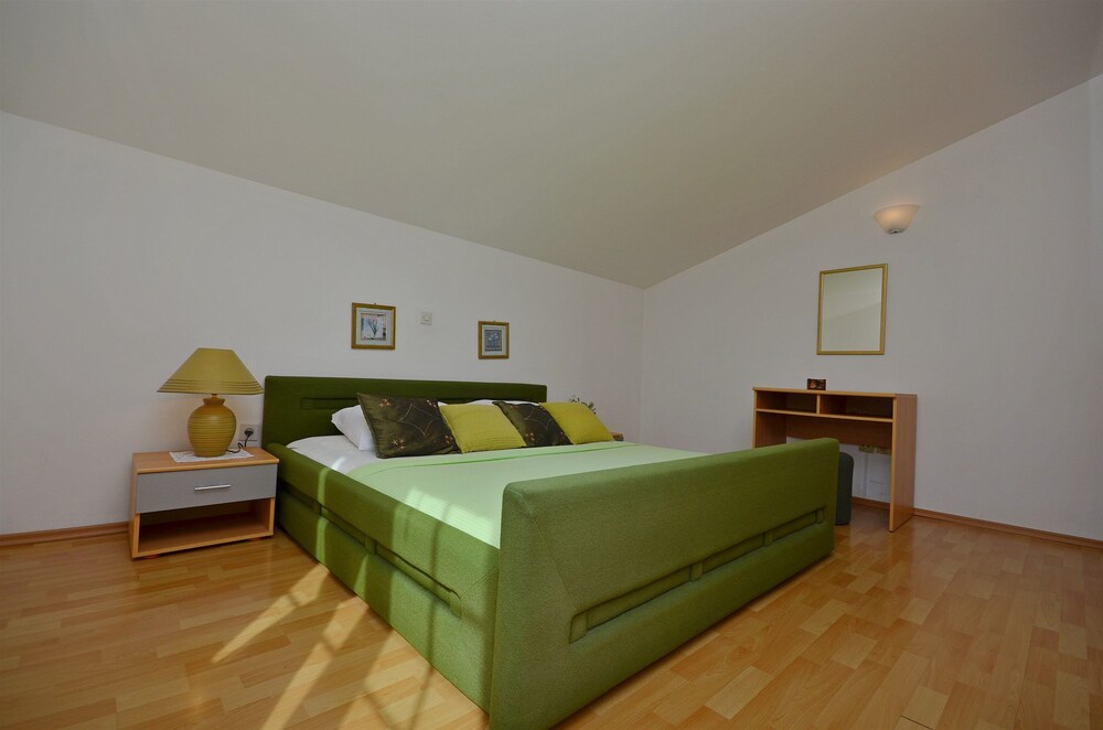 Apartment and Rooms Ante