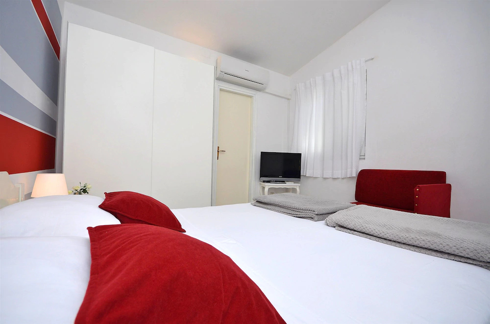 Apartment Mira