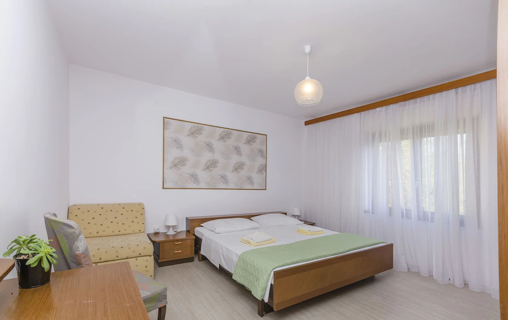 Apartments and Rooms Ante