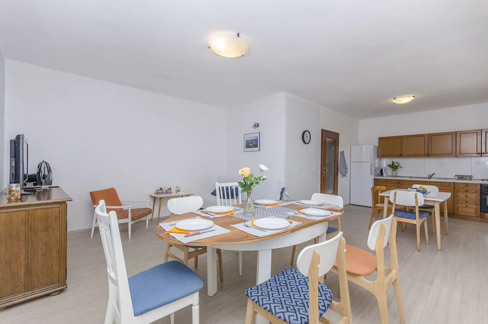 Apartments and Rooms Ante