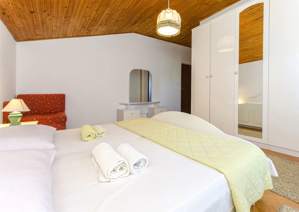 Apartments and Rooms Ante