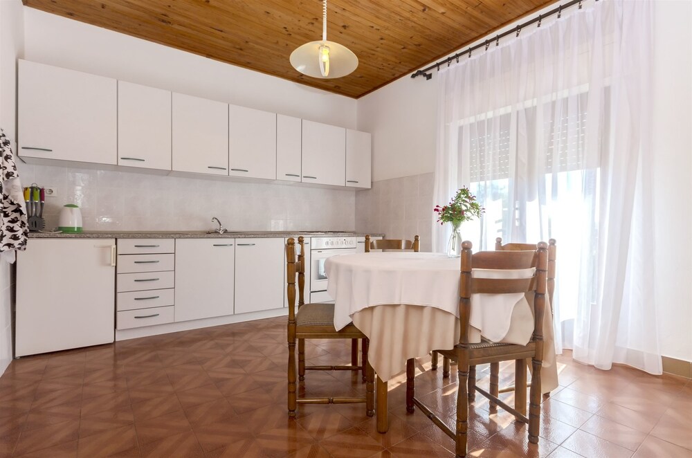 Apartments and Rooms Ante