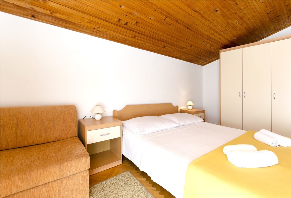 Apartments and Rooms Ante
