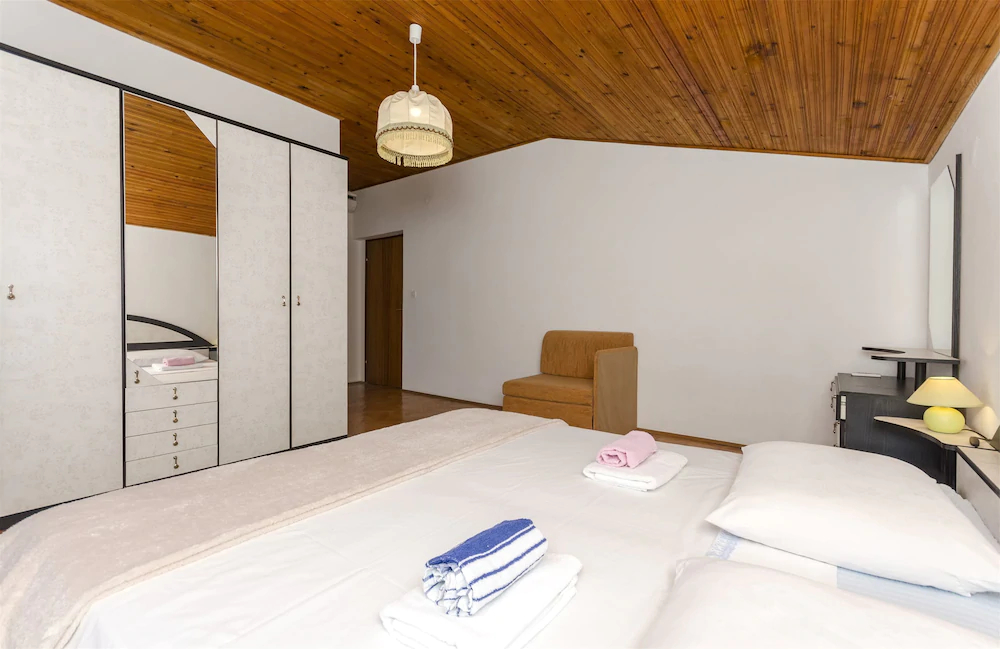 Apartments and Rooms Ante