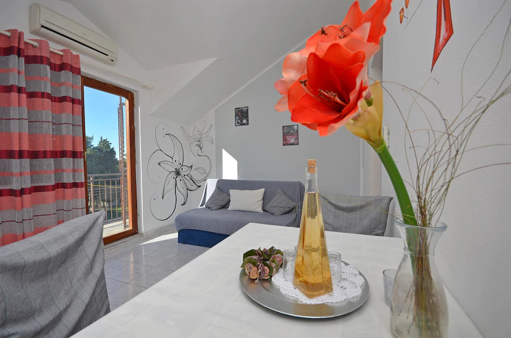 Apartments and Rooms Meri