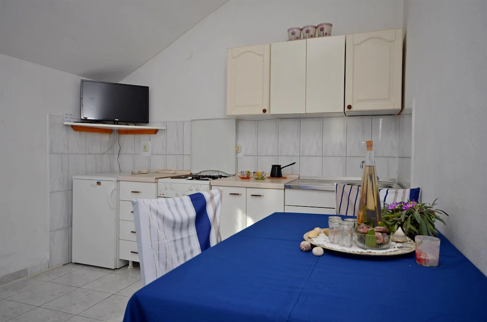 Apartments and Rooms Meri