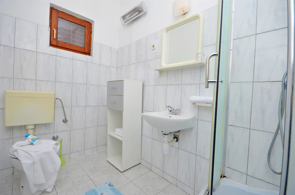 Apartments and Rooms Meri