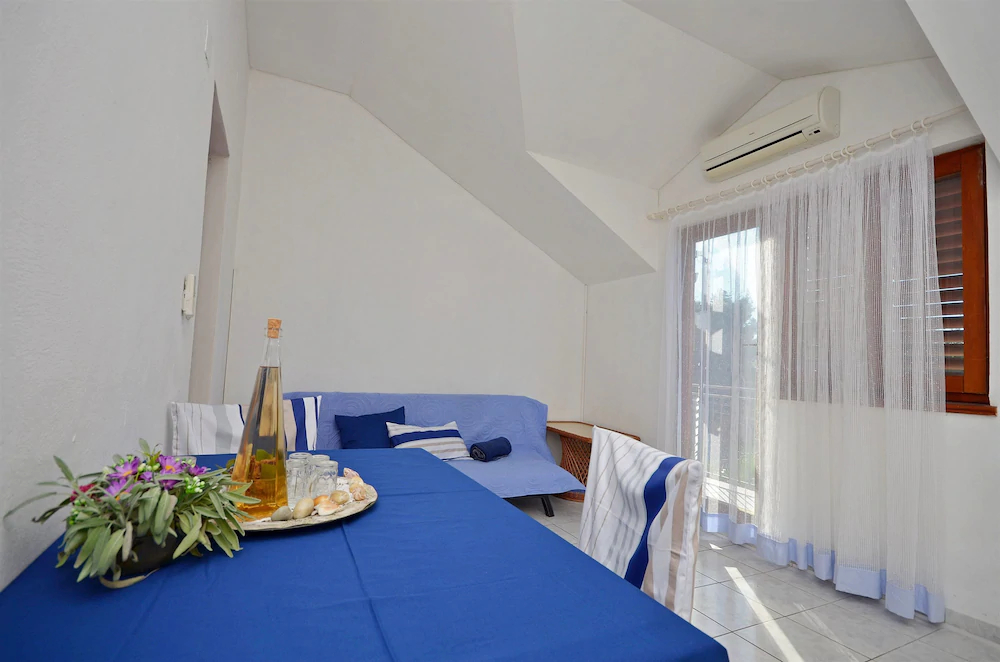 Apartments and Rooms Meri