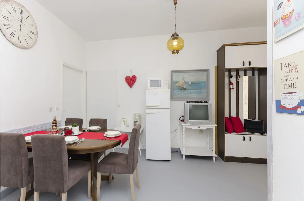 Apartments and Rooms Milan