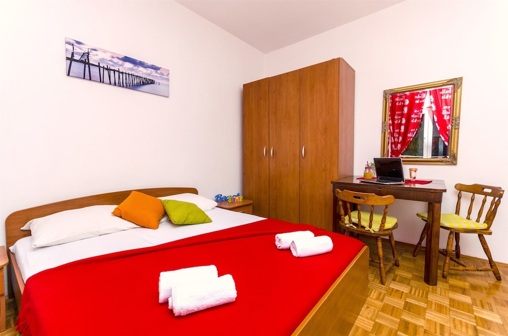 Apartments and Rooms Milan