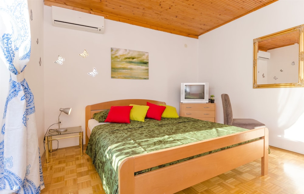 Apartments and Rooms Milan