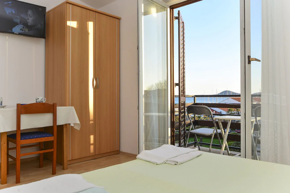 Apartments and Rooms Summercity Life
