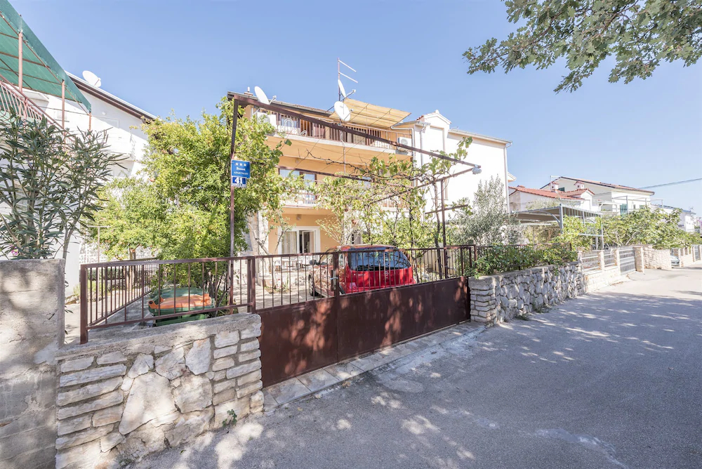 Apartments Desa