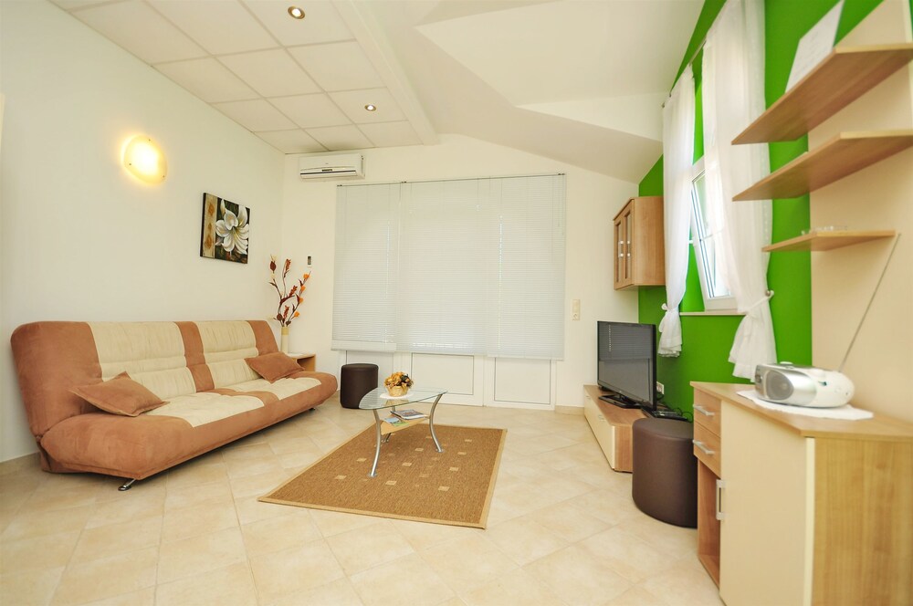 Apartments Gorana