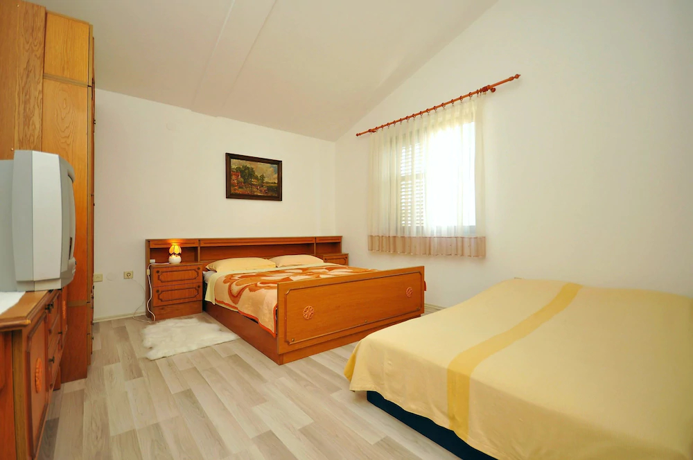 Apartments Josip