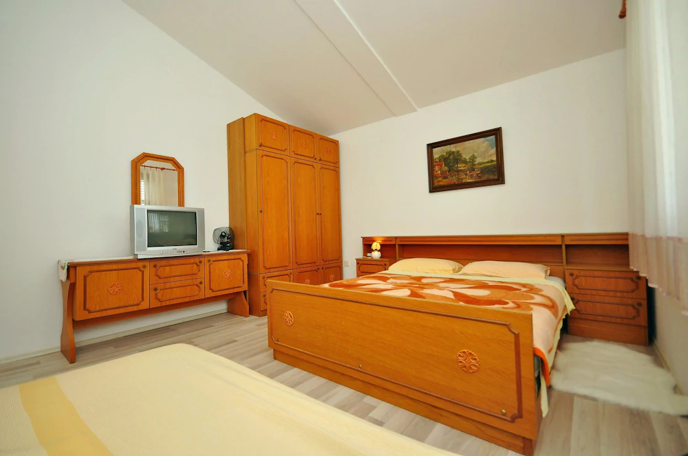 Apartments Josip