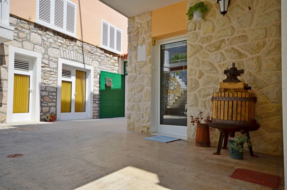 Apartments Konta