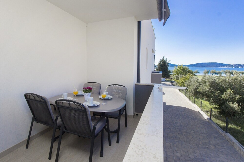 Apartments Luka