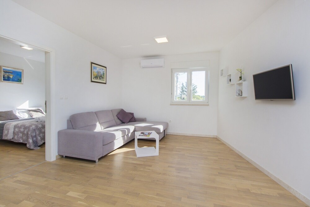 Apartments Luka