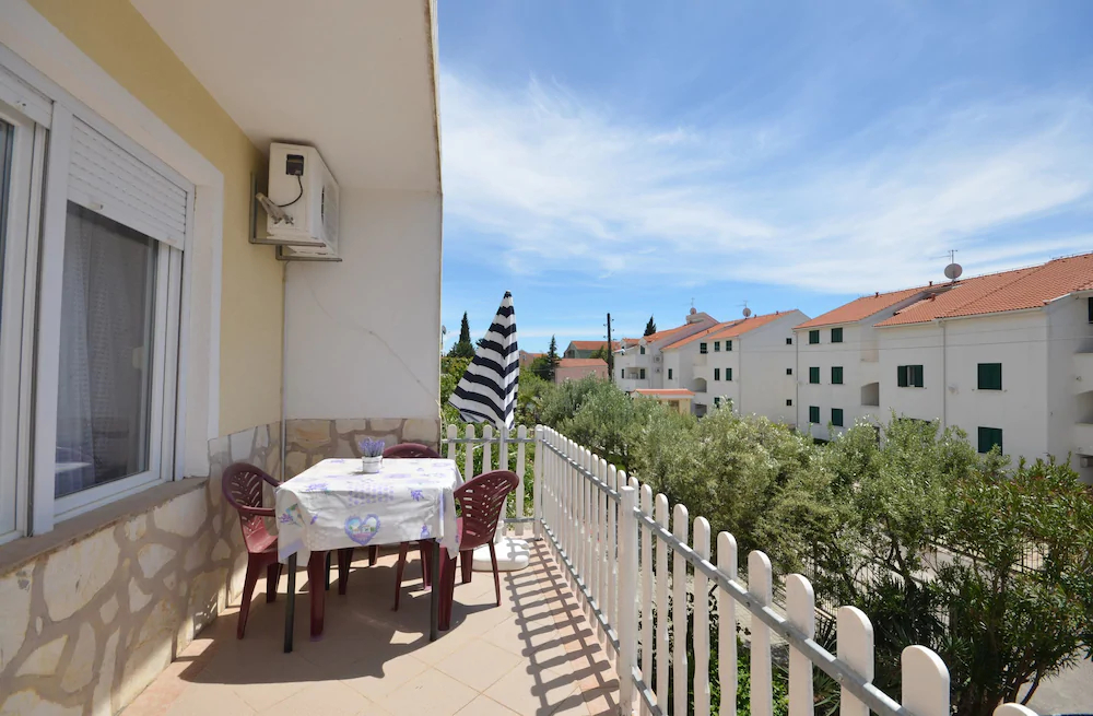 Apartments Tiho