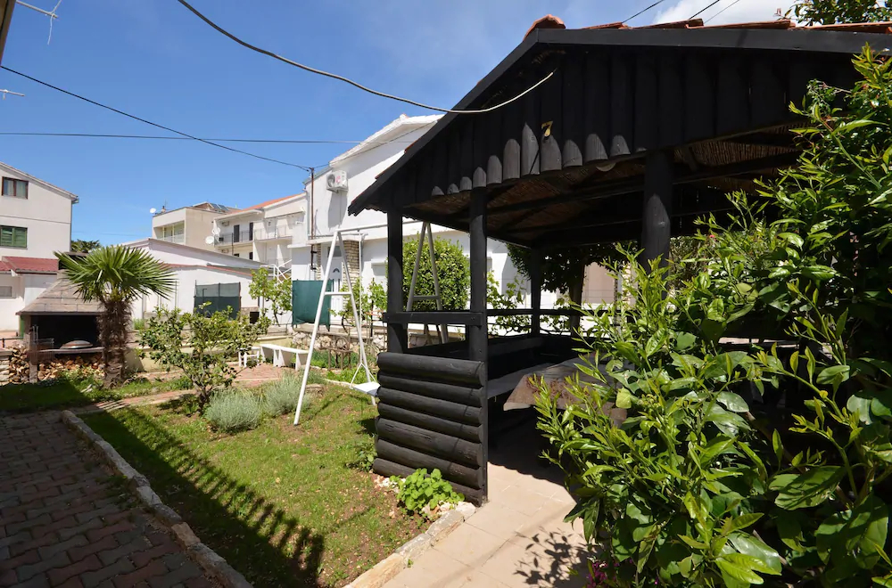 Apartments Tiho