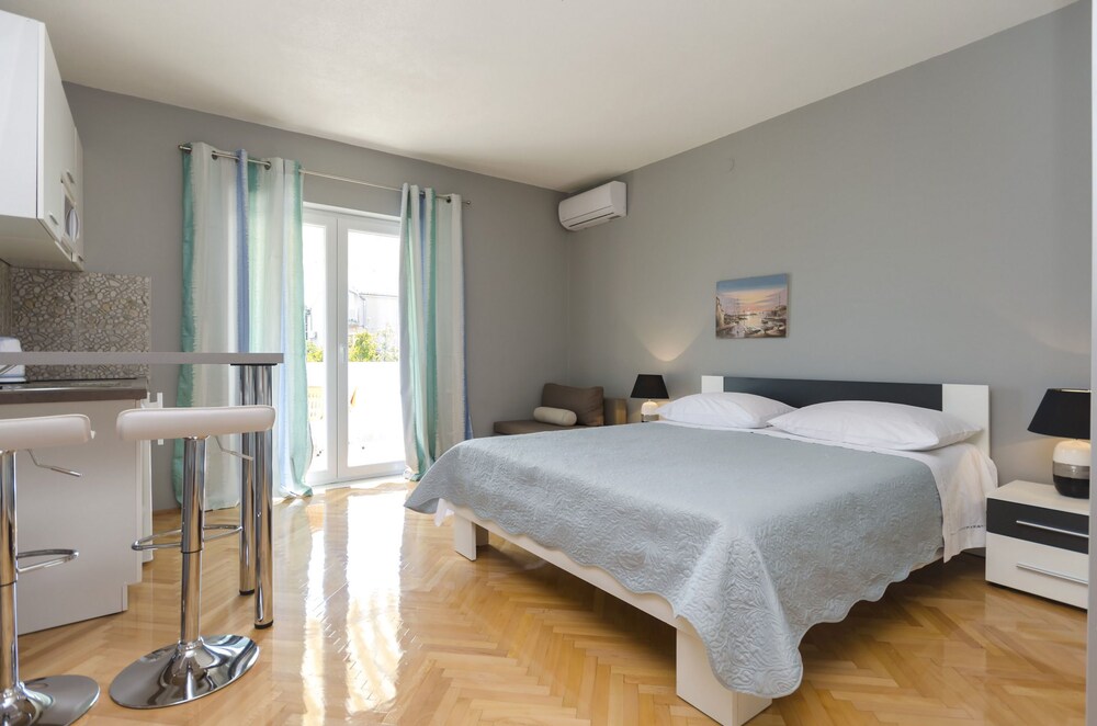 Apartments Vanja Vodice