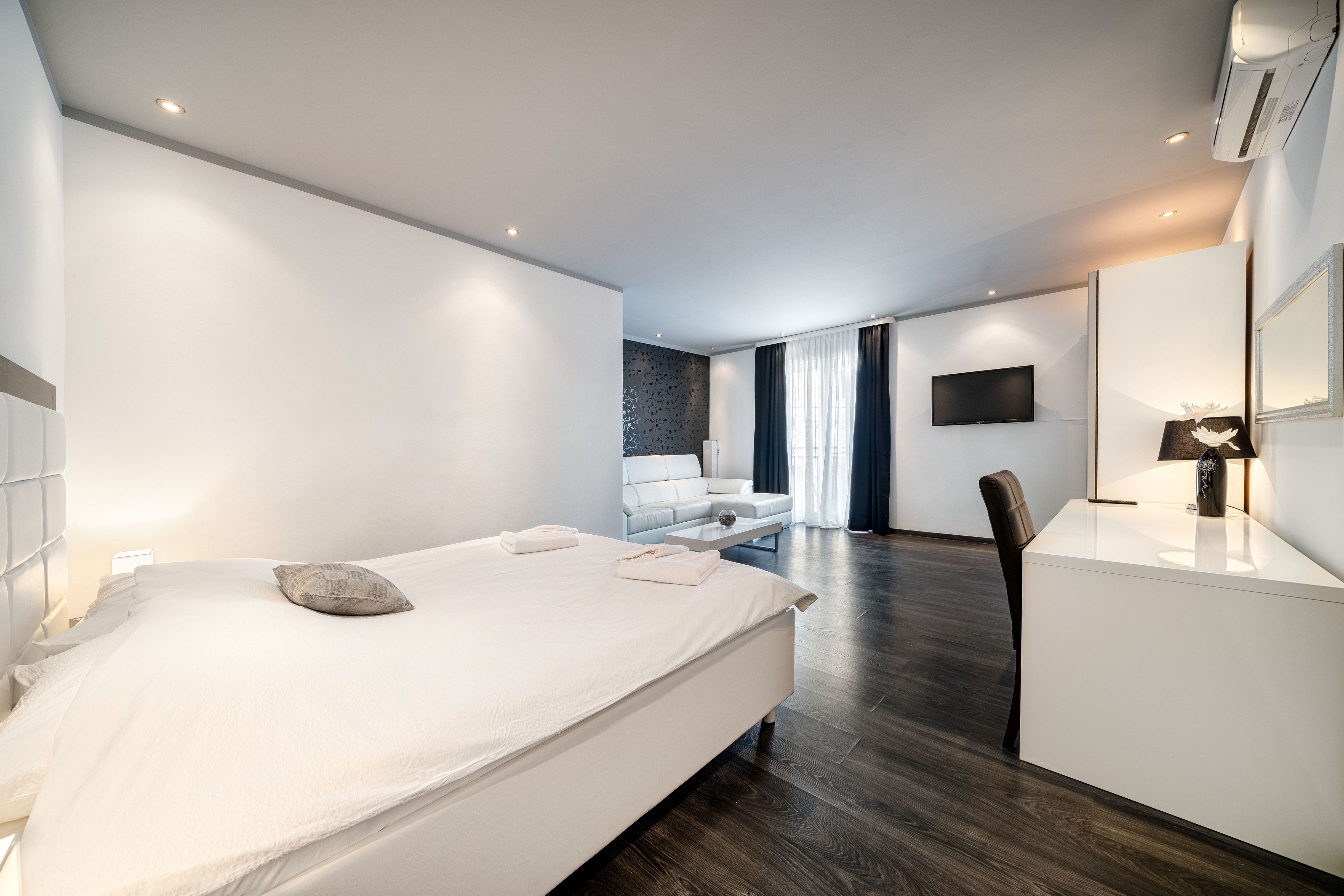 Refresh Boutique Suites