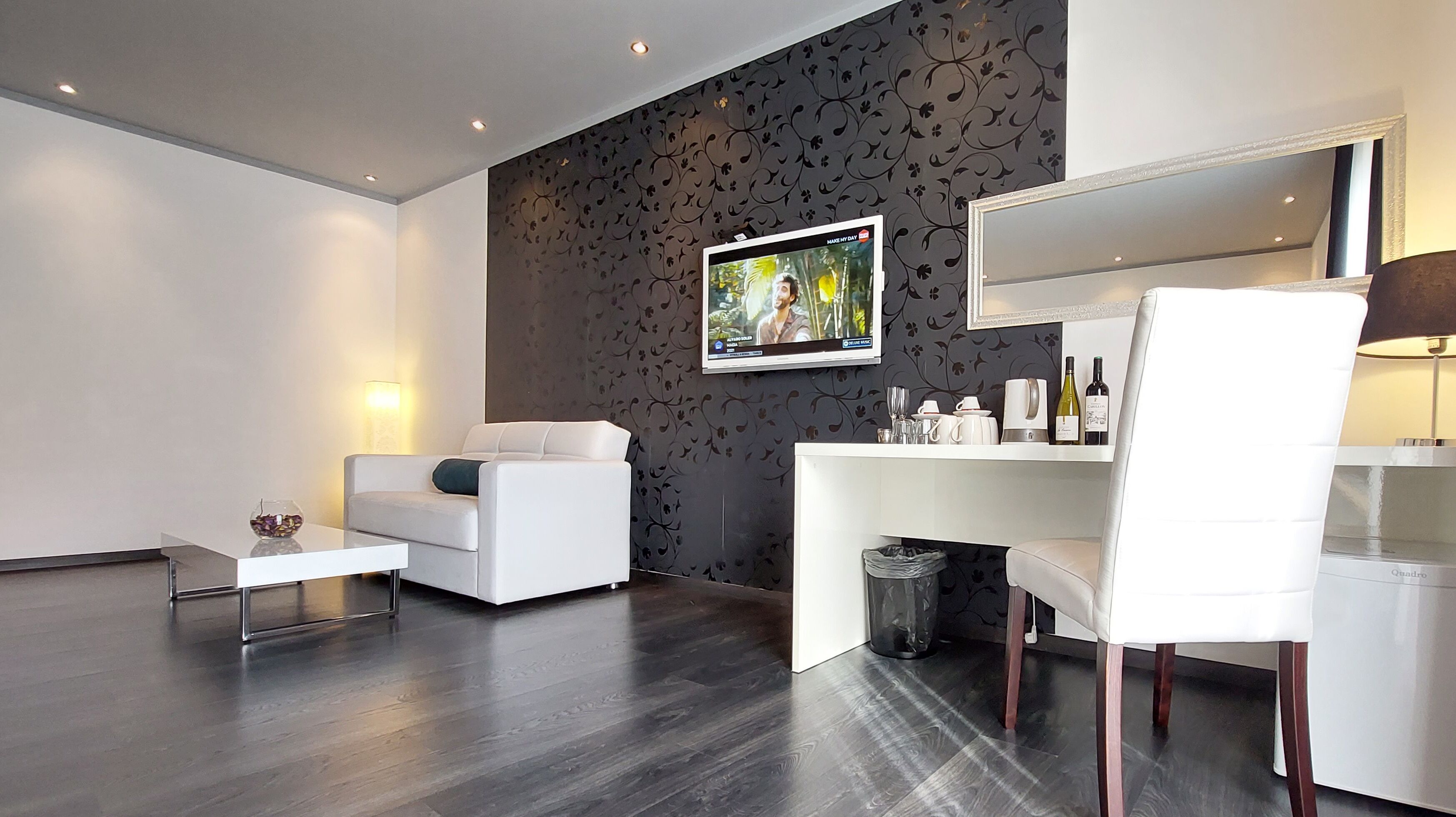 Refresh Boutique Suites