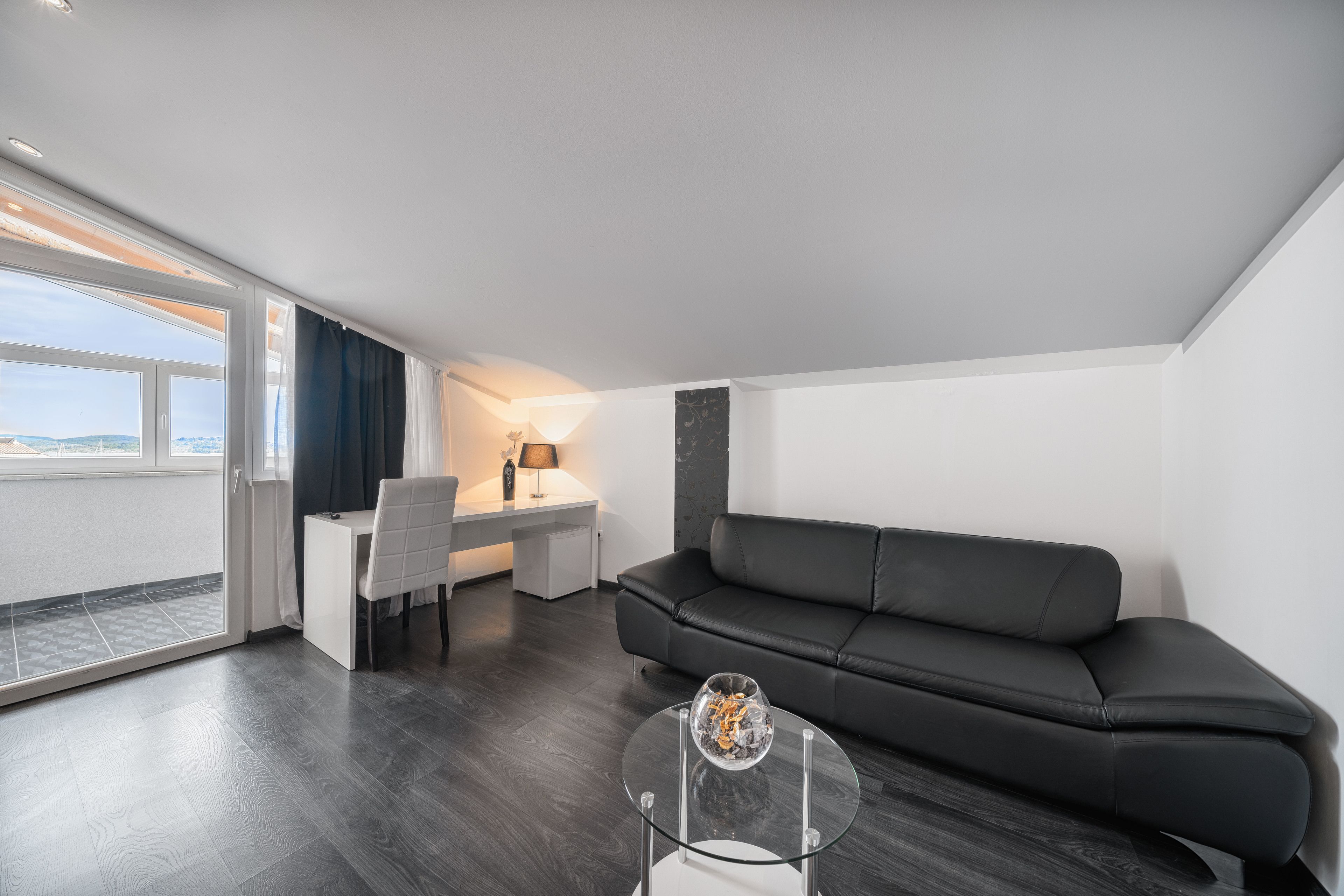 Refresh Boutique Suites