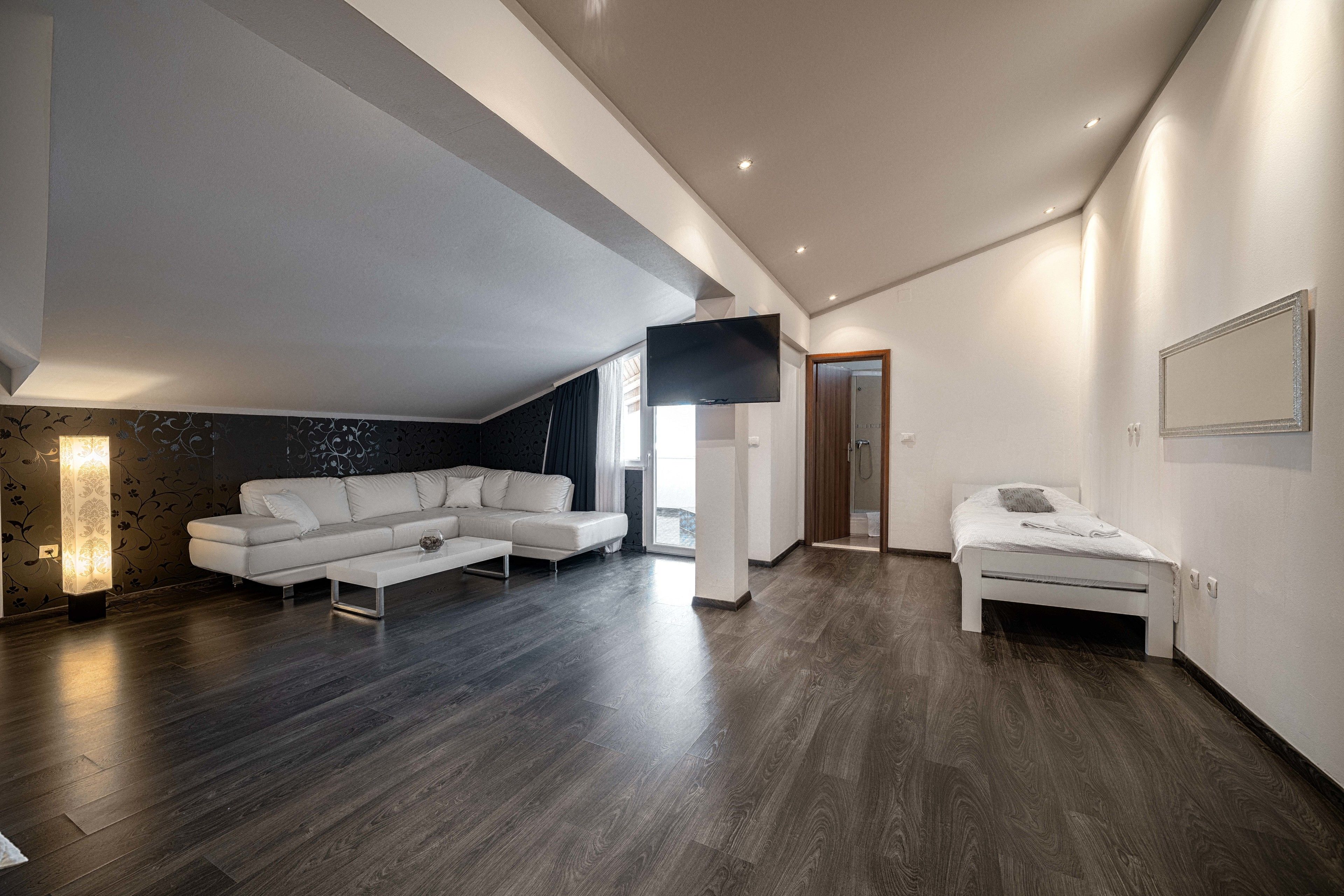 Refresh Boutique Suites