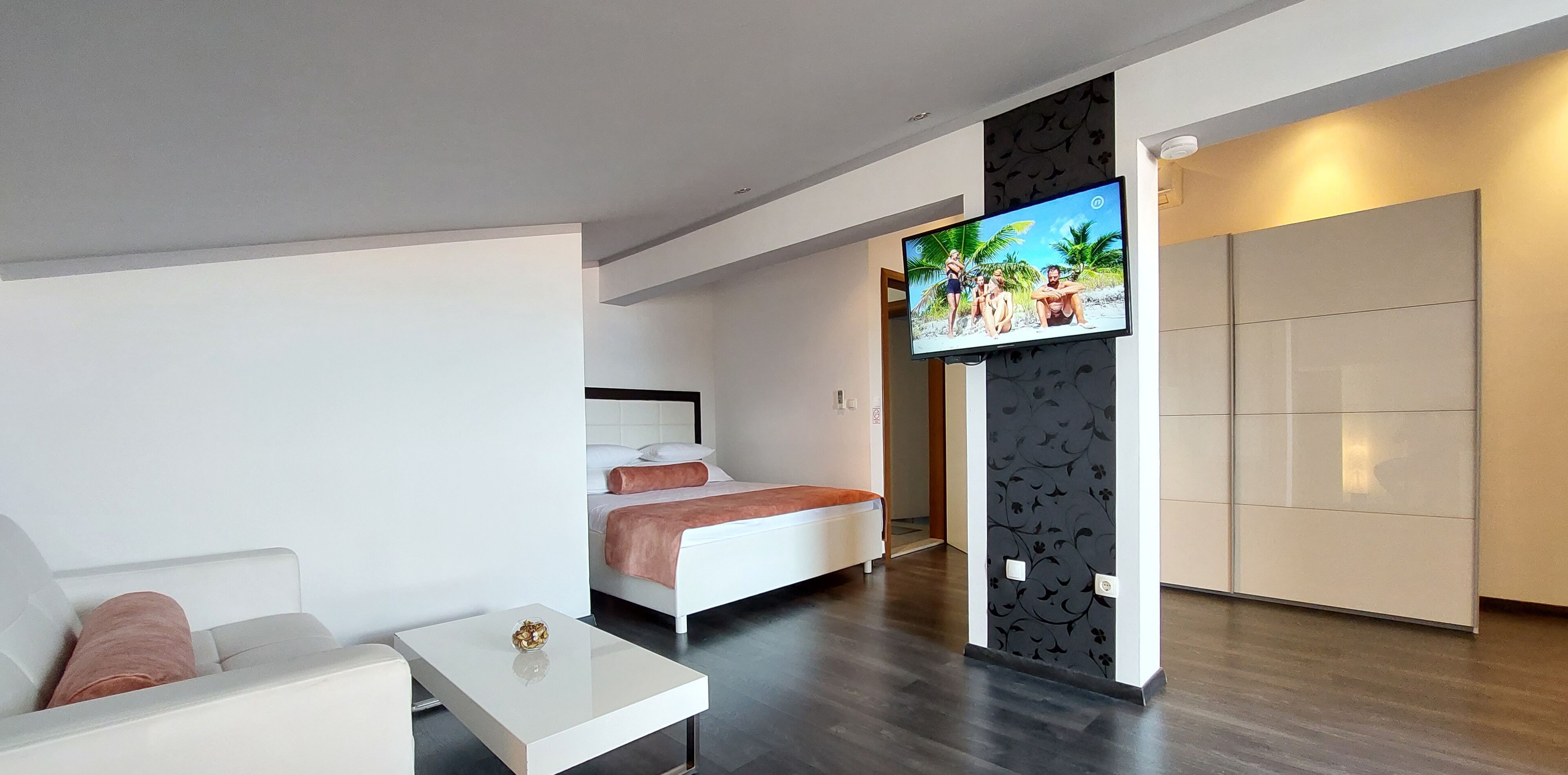 Refresh Boutique Suites