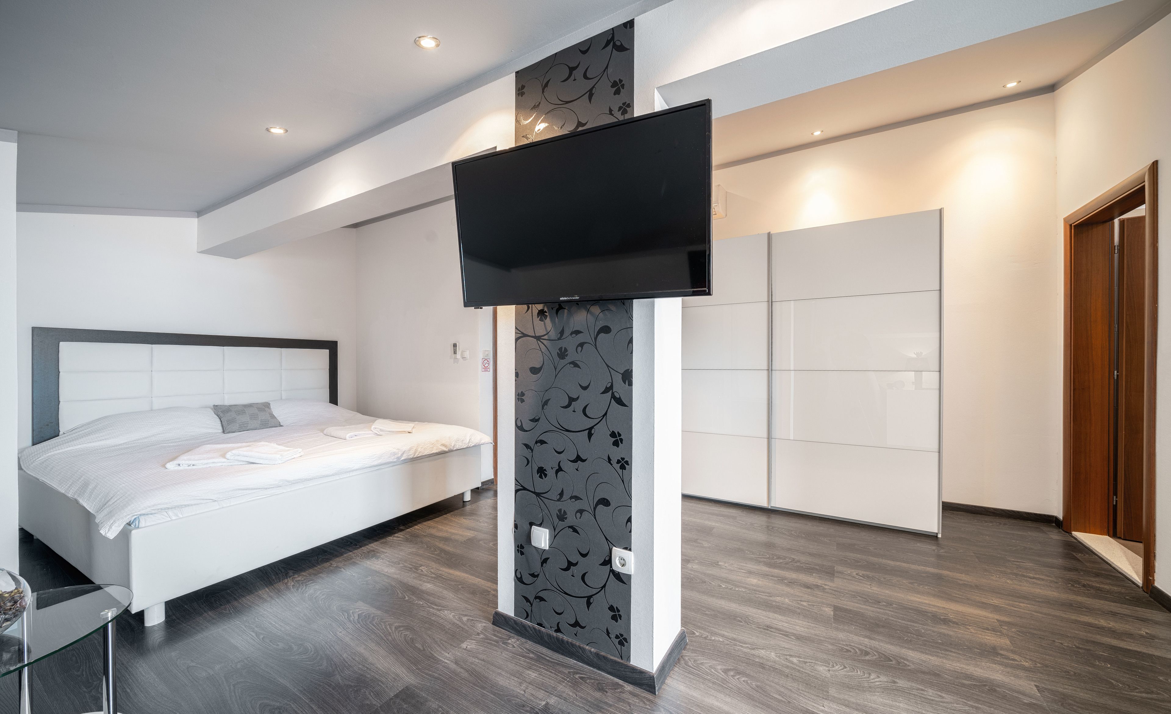 Refresh Boutique Suites