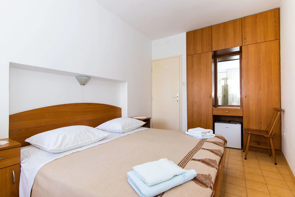 Rooms Holiday Vibes