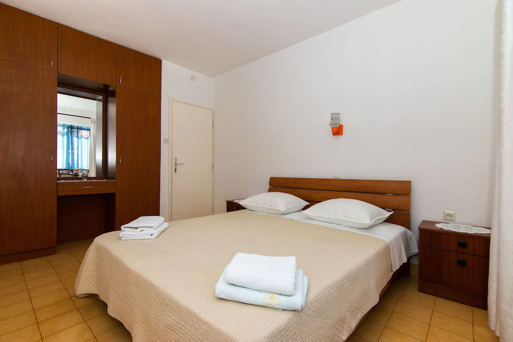 Rooms Holiday Vibes