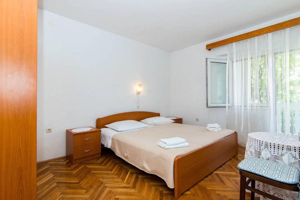 Rooms Holiday Vibes