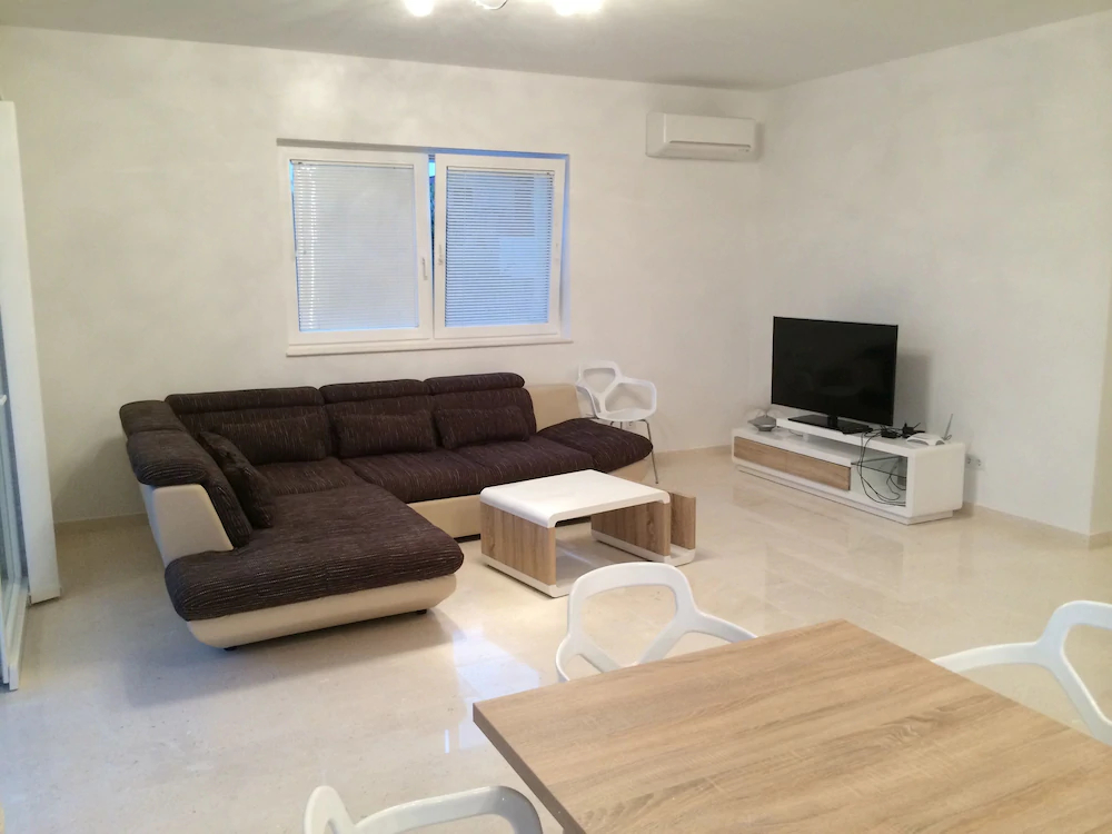 Villa Bachelor