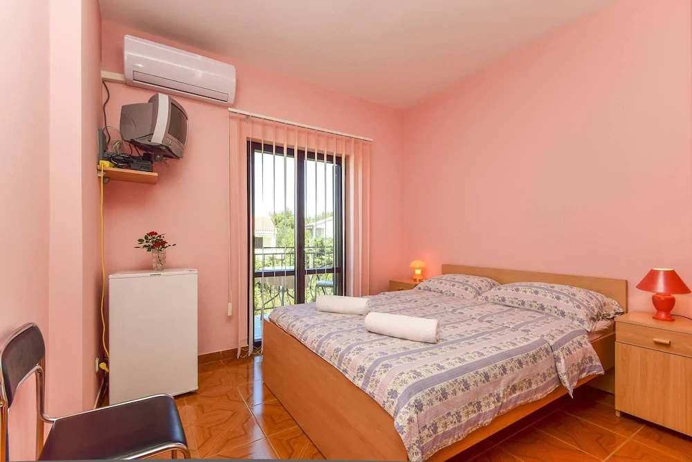 Apartments And Rooms Vukic