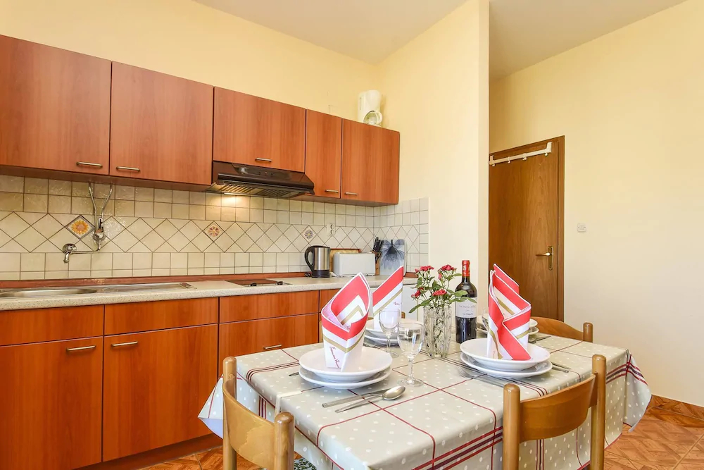 Apartments And Rooms Vukic