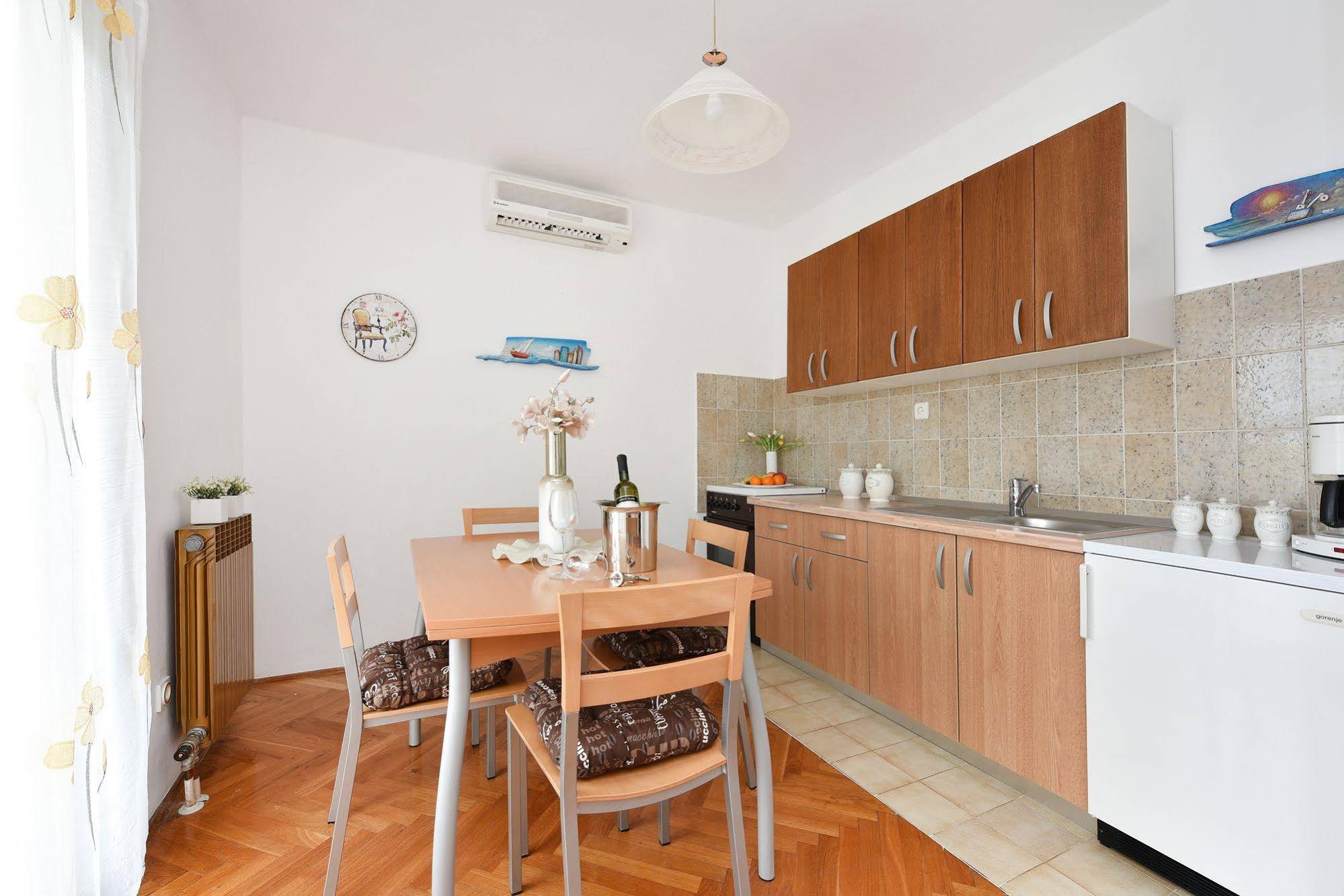 Adria Apartments