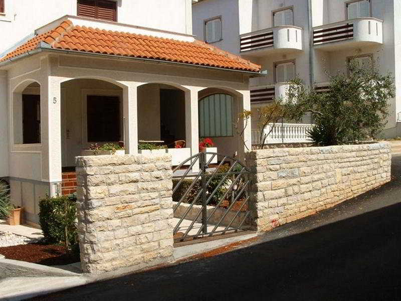 Borik Hills