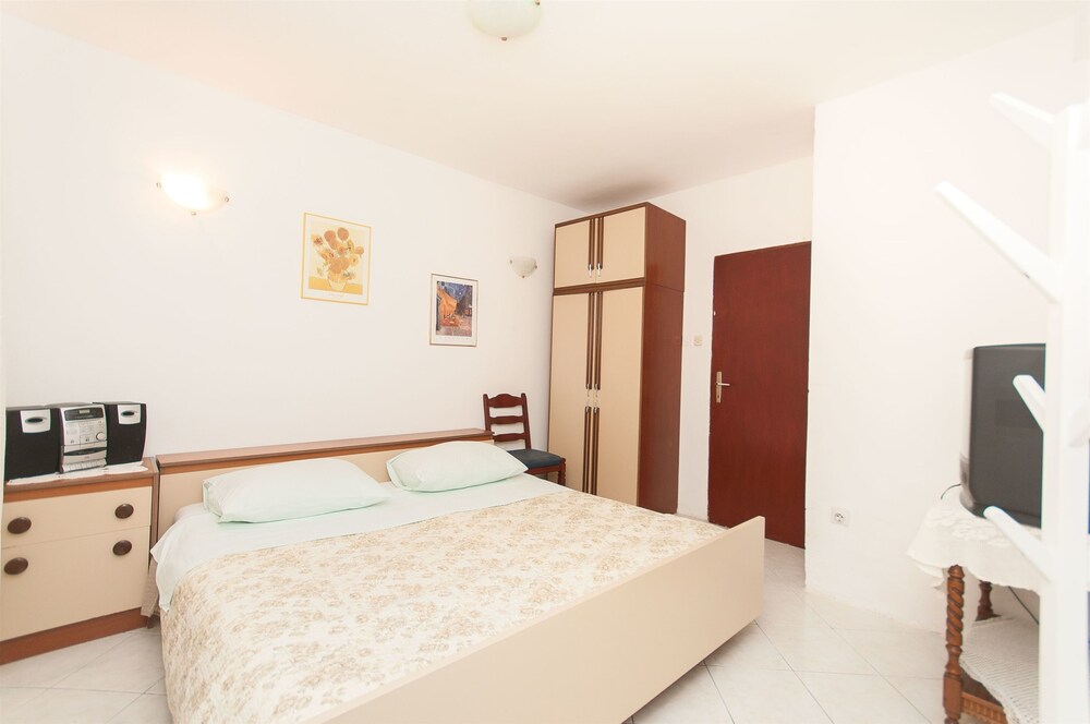 Apartments Ada