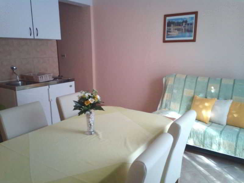 Apartments Burmeta